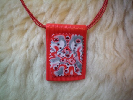 Medál 5,5 x 4 cm, 50 cm viaszos szál. 1.800,- Ft